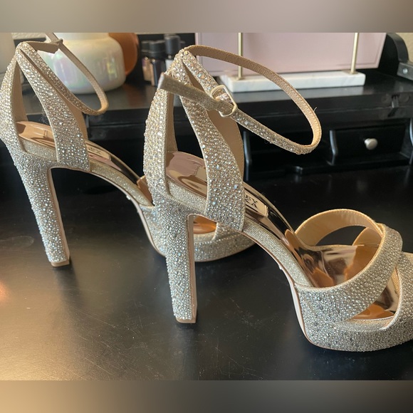 NWT Badgley Mischka Fizzy Fantastic Rhinestone Bejeweled Platform - Picture 10 of 12
